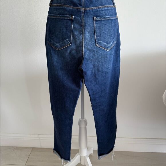 L’agence straight leg blue distressed jeans with rips on knees size 26. - Picture 2 of 3